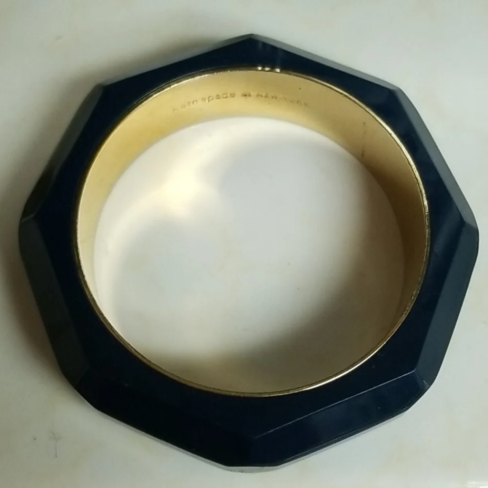 KATE SPADE navy lucite bangle bracelet - Picture 3 of 7